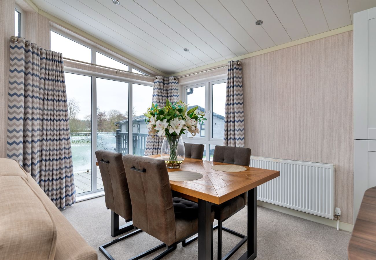 Chalet in Bourn - Churchill Luxury Lodge