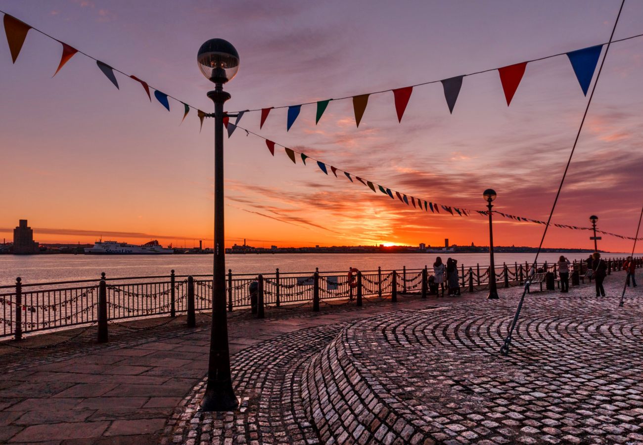 Boot in Liverpool - The Houseboat, Liverpool Marina