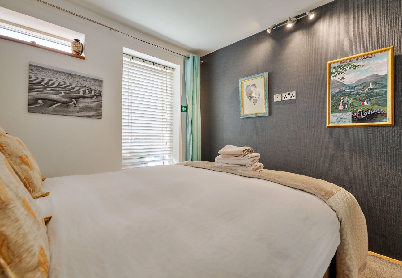 Boot in Liverpool - The Houseboat, Liverpool Marina