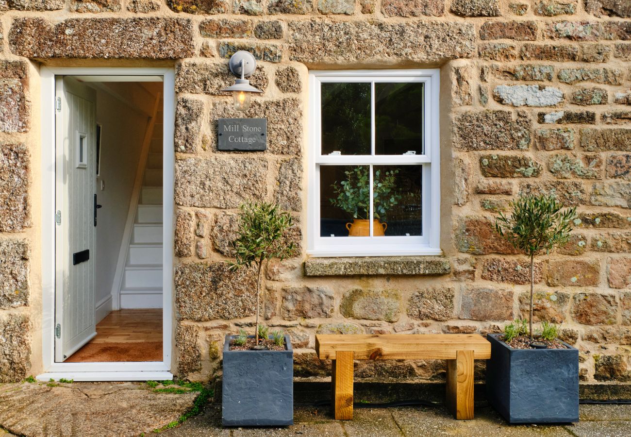 Landhaus in Nancledra - Mill Stone Cottage