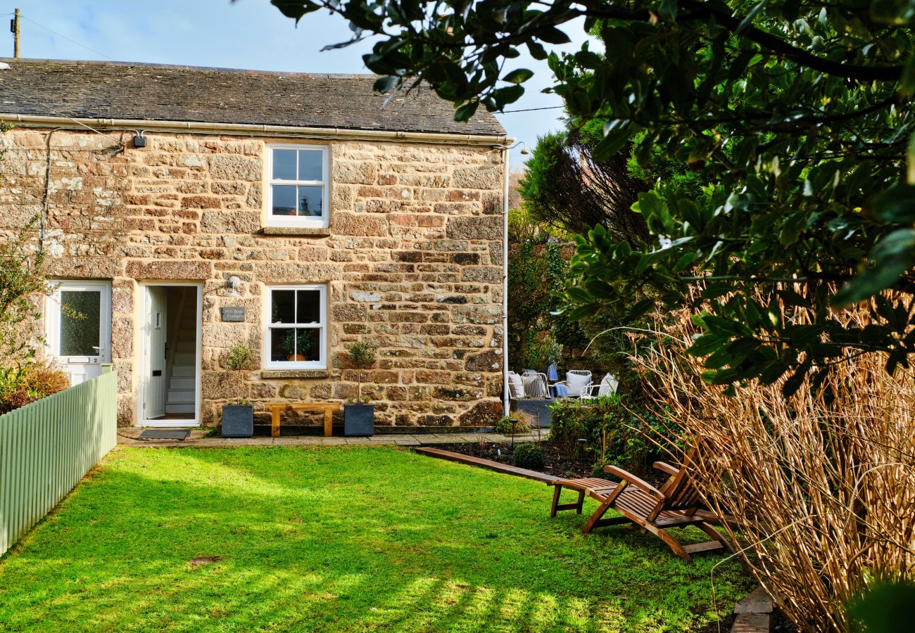 Landhaus in Nancledra - Mill Stone Cottage