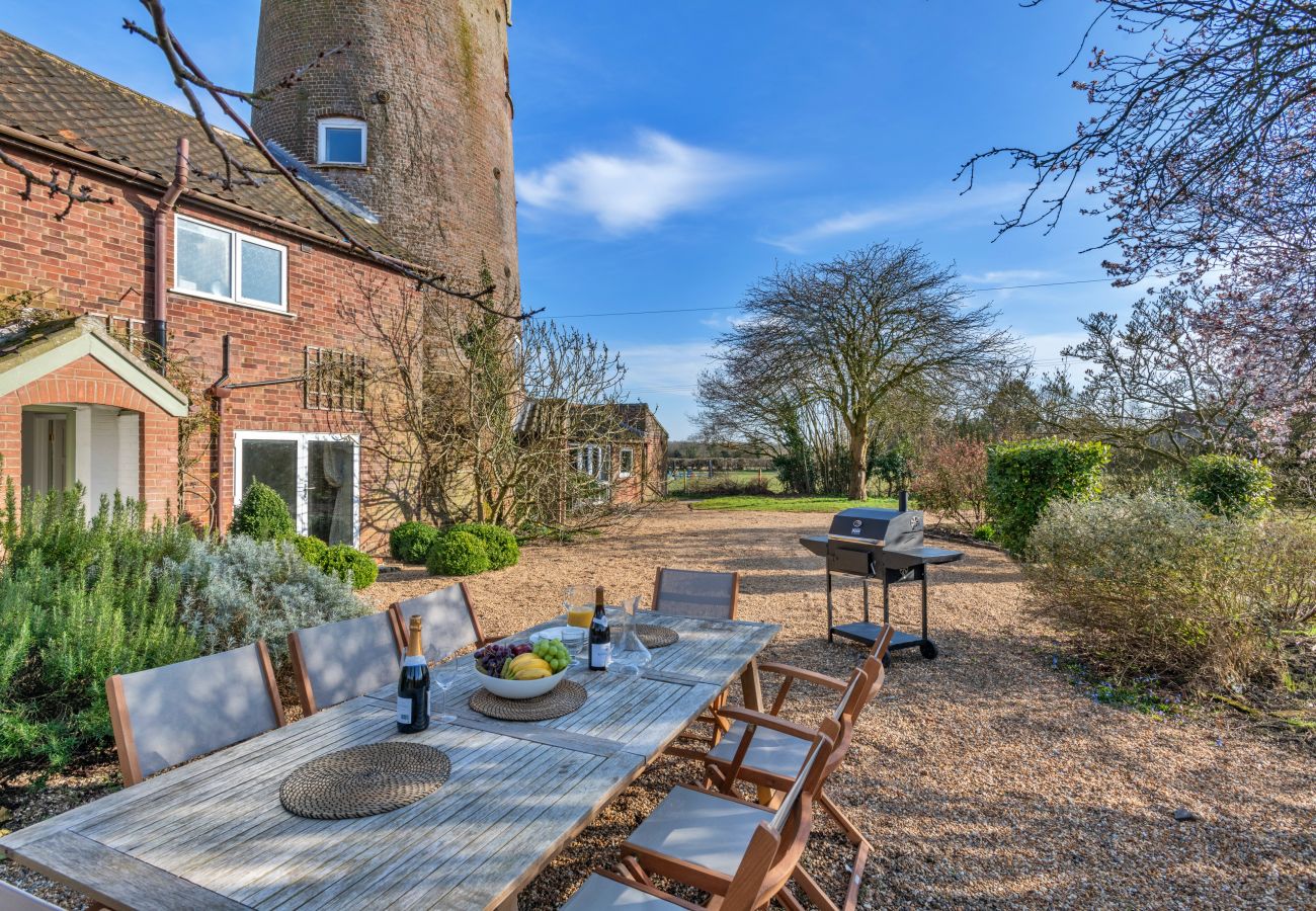 Landhaus in Hindolveston - The Old Windmill