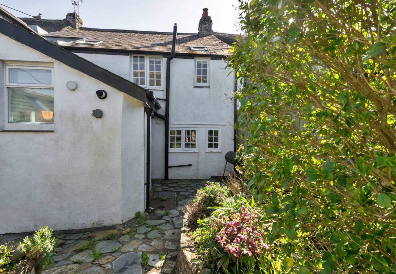 Landhaus in Marhamchurch - The Old Post Cottage