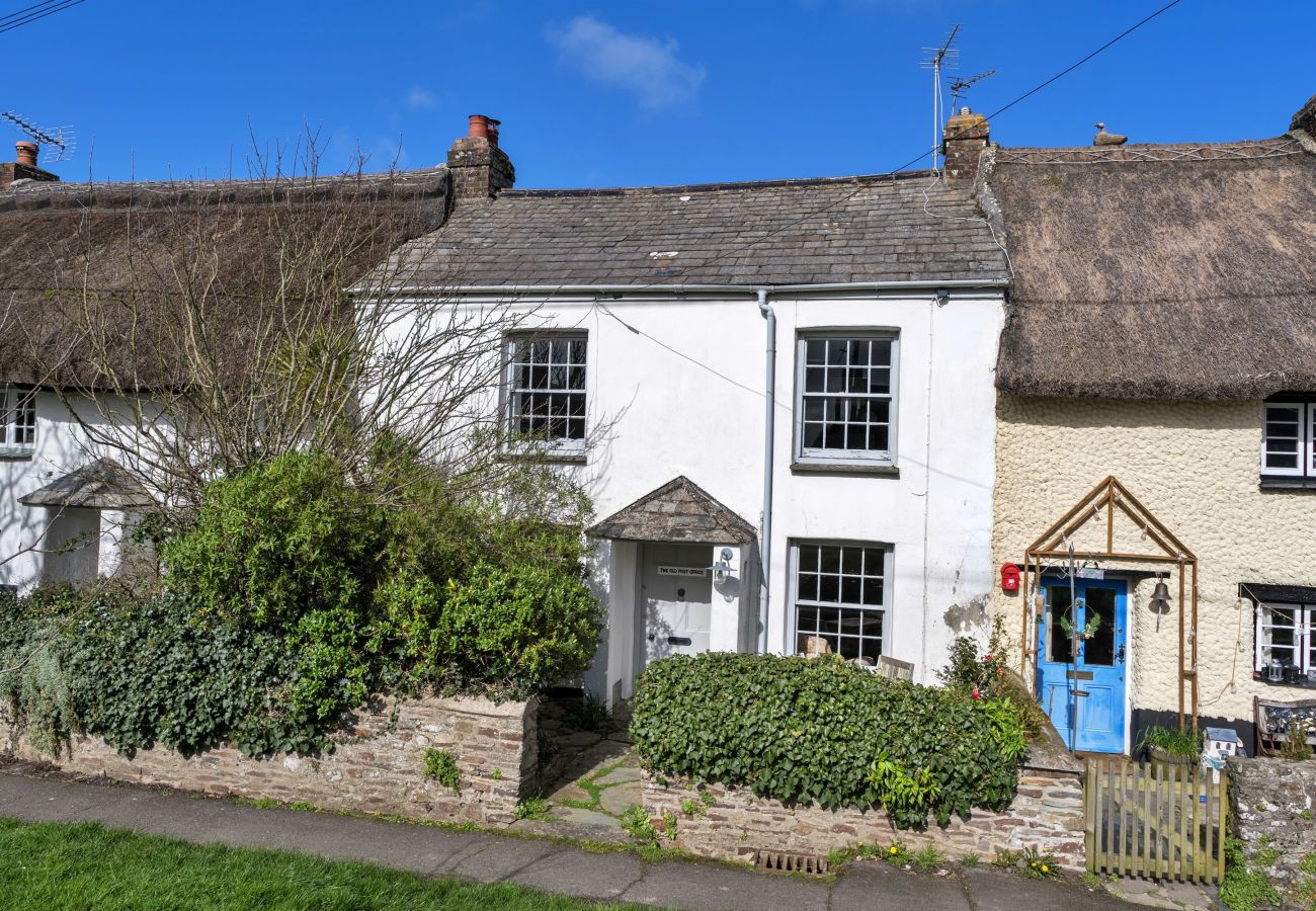 Landhaus in Marhamchurch - The Old Post Cottage