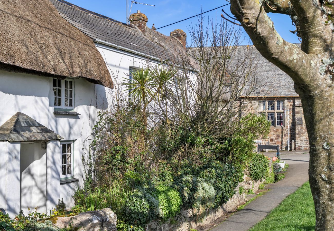 Landhaus in Marhamchurch - The Old Post Cottage