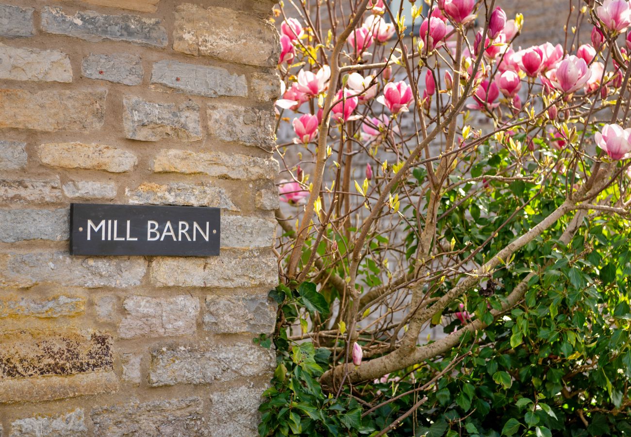 Landhaus in Keinton Mandeville - Mill Barn By The Stream