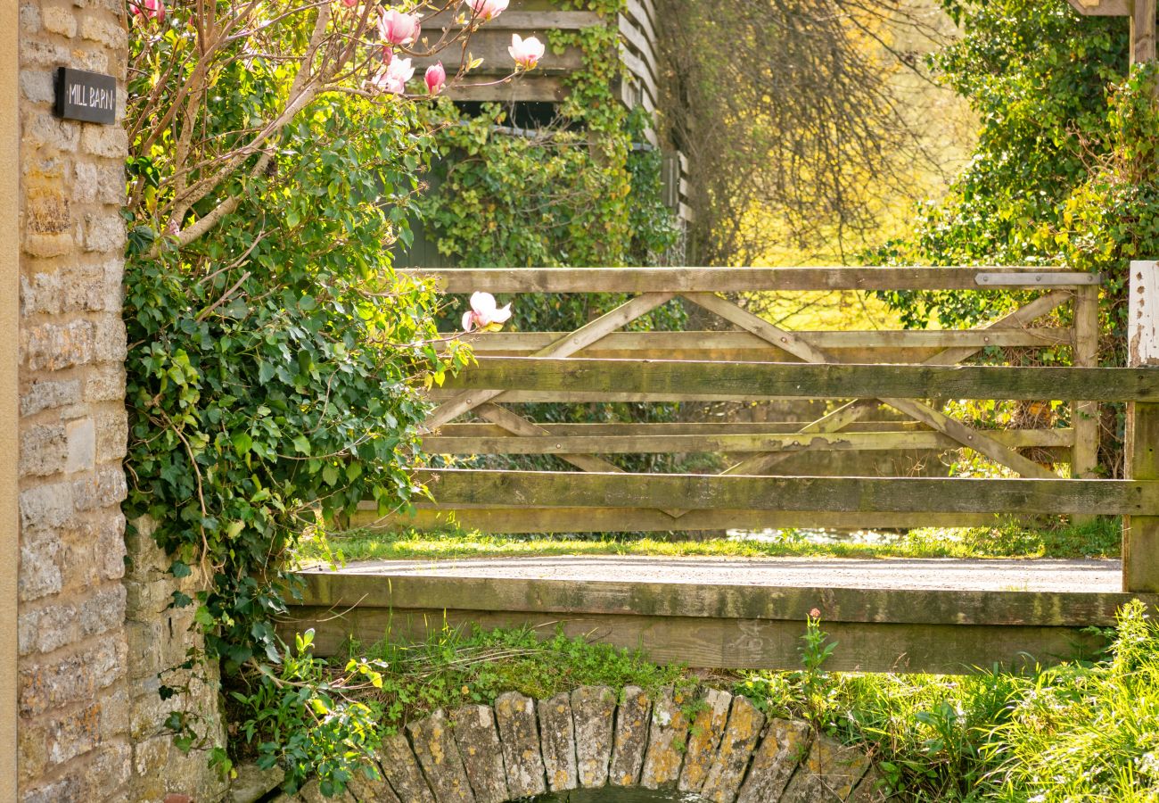 Landhaus in Keinton Mandeville - Mill Barn By The Stream