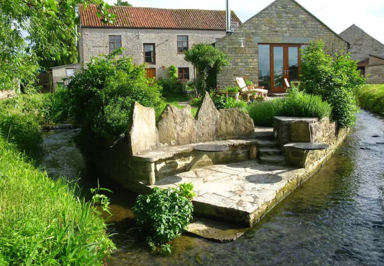 Landhaus in Keinton Mandeville - Mill Barn By The Stream