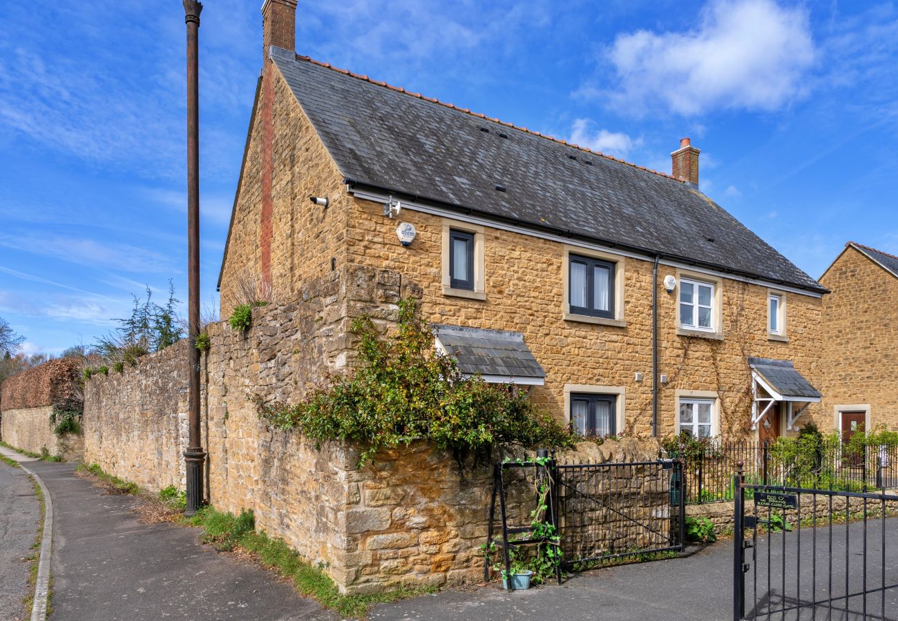 Ferienhaus in Bower Hinton - Hollies Cottage, Oak (3 bed)