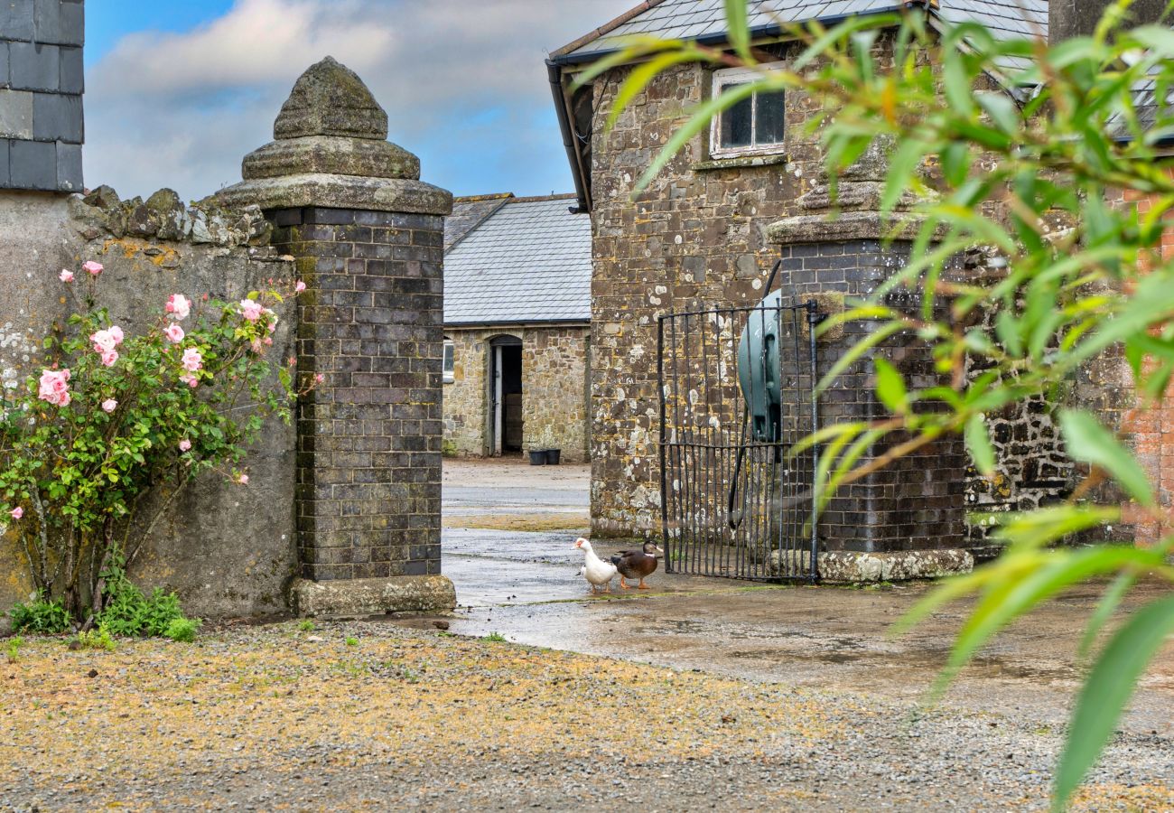 Landhaus in Widemouth Bay - Barn, Quinceborough Farm