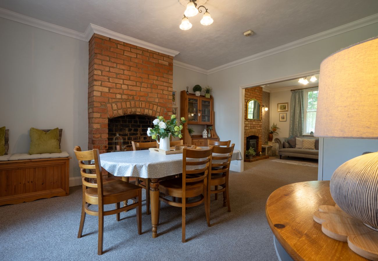 Ferienhaus in Derby - House on The Green