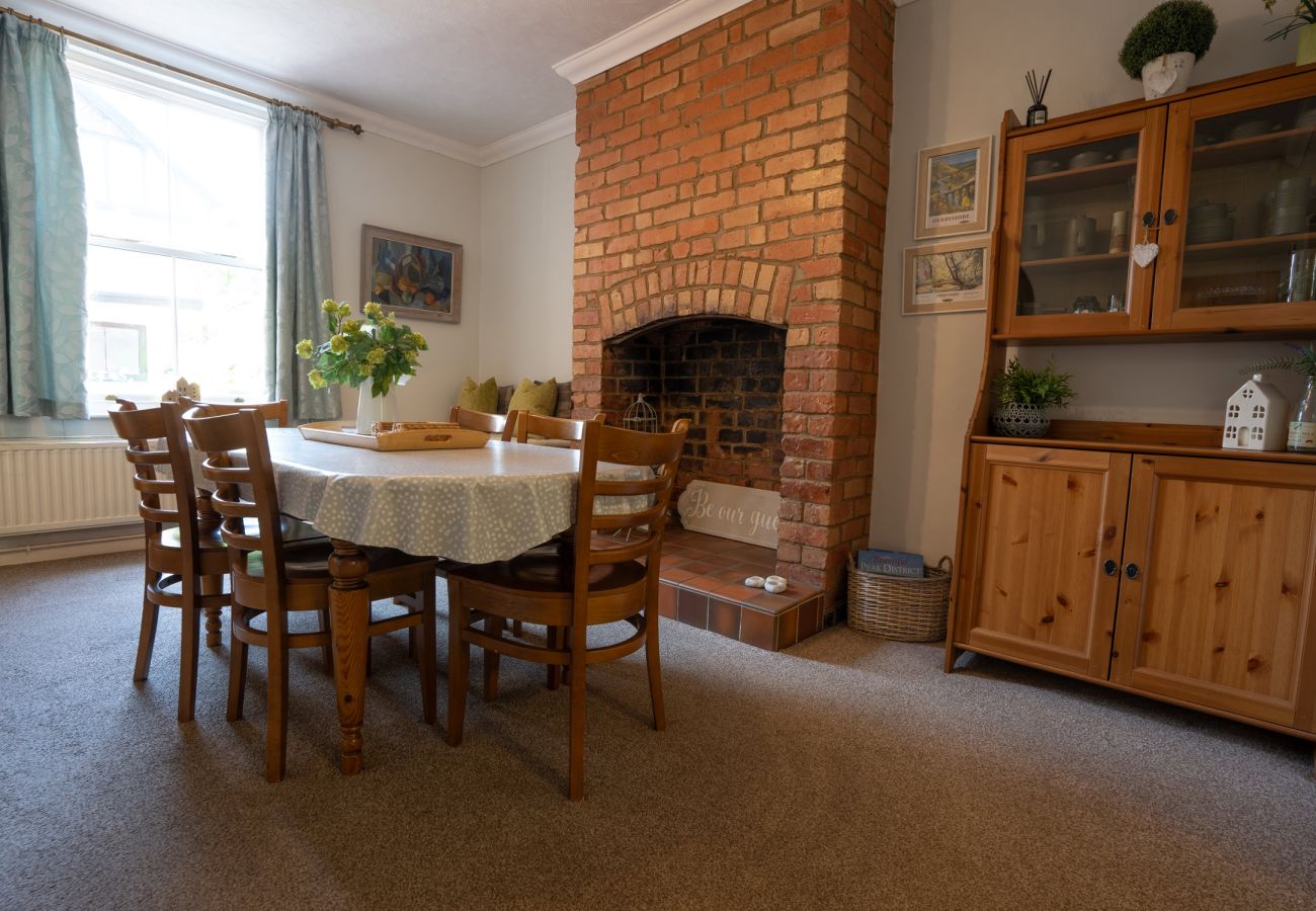Ferienhaus in Derby - House on The Green
