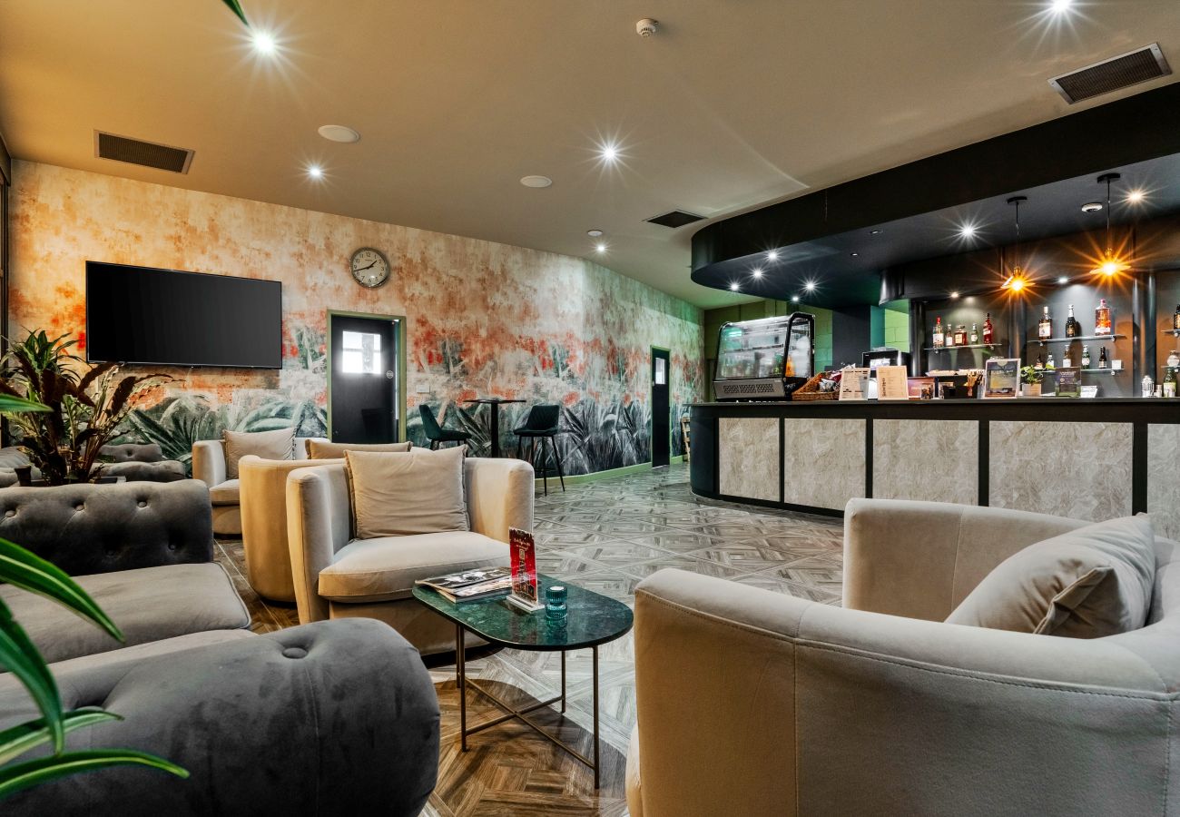 Ferienwohnung in Charnock Richard - Park Hall, 2 Bedroom Apartment