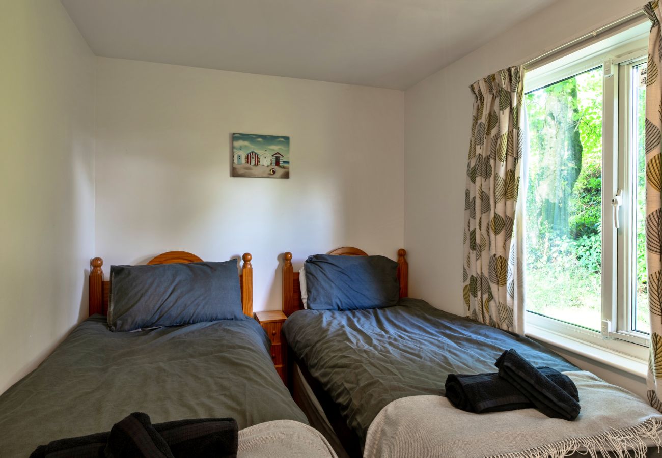 Chalet in Callington - Foxgloves Valley Lodge