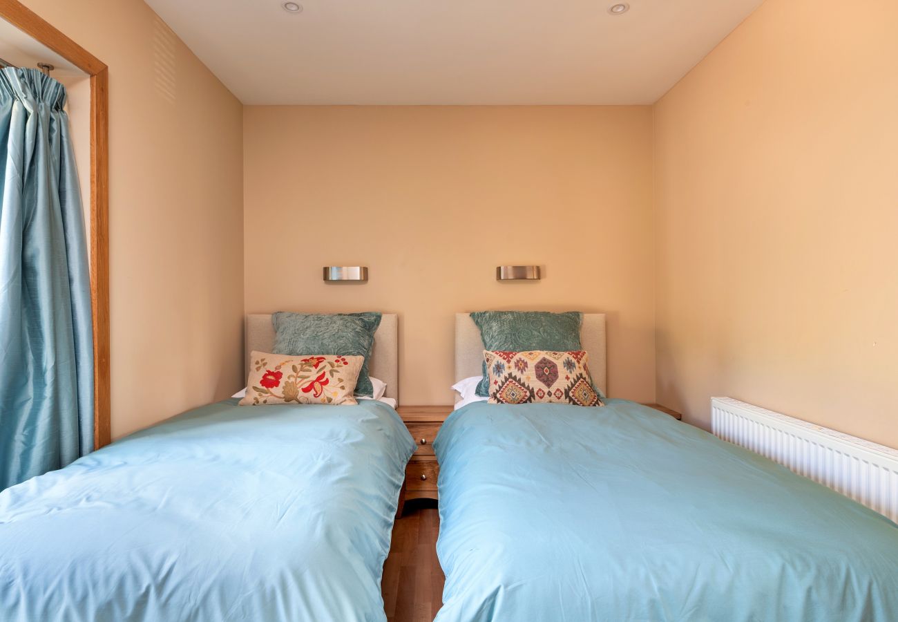 Ferienhaus in Datchet - Riverbank Lodge Annexe