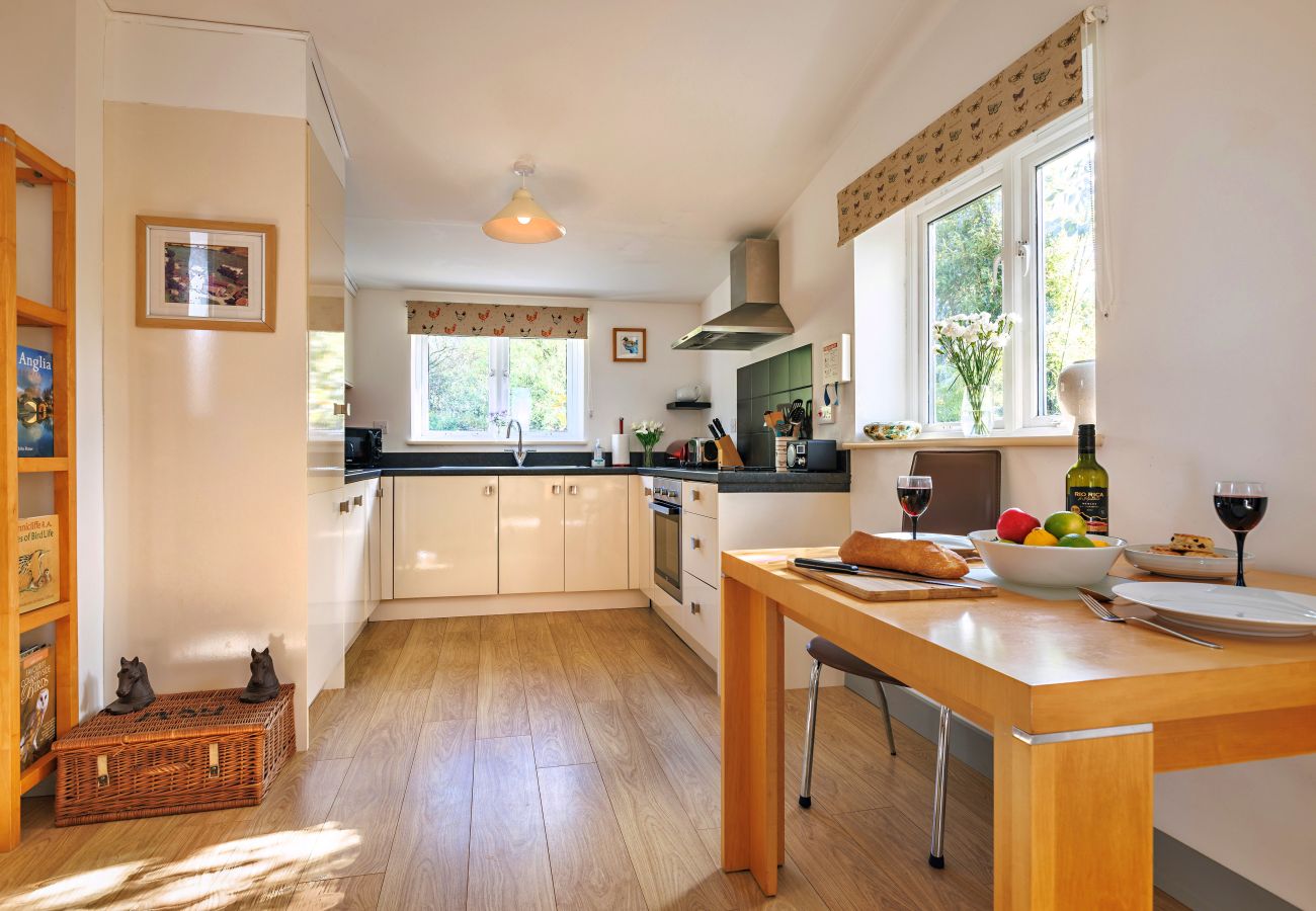 Bungalow in Themelthorpe - Hawthorn Cottage