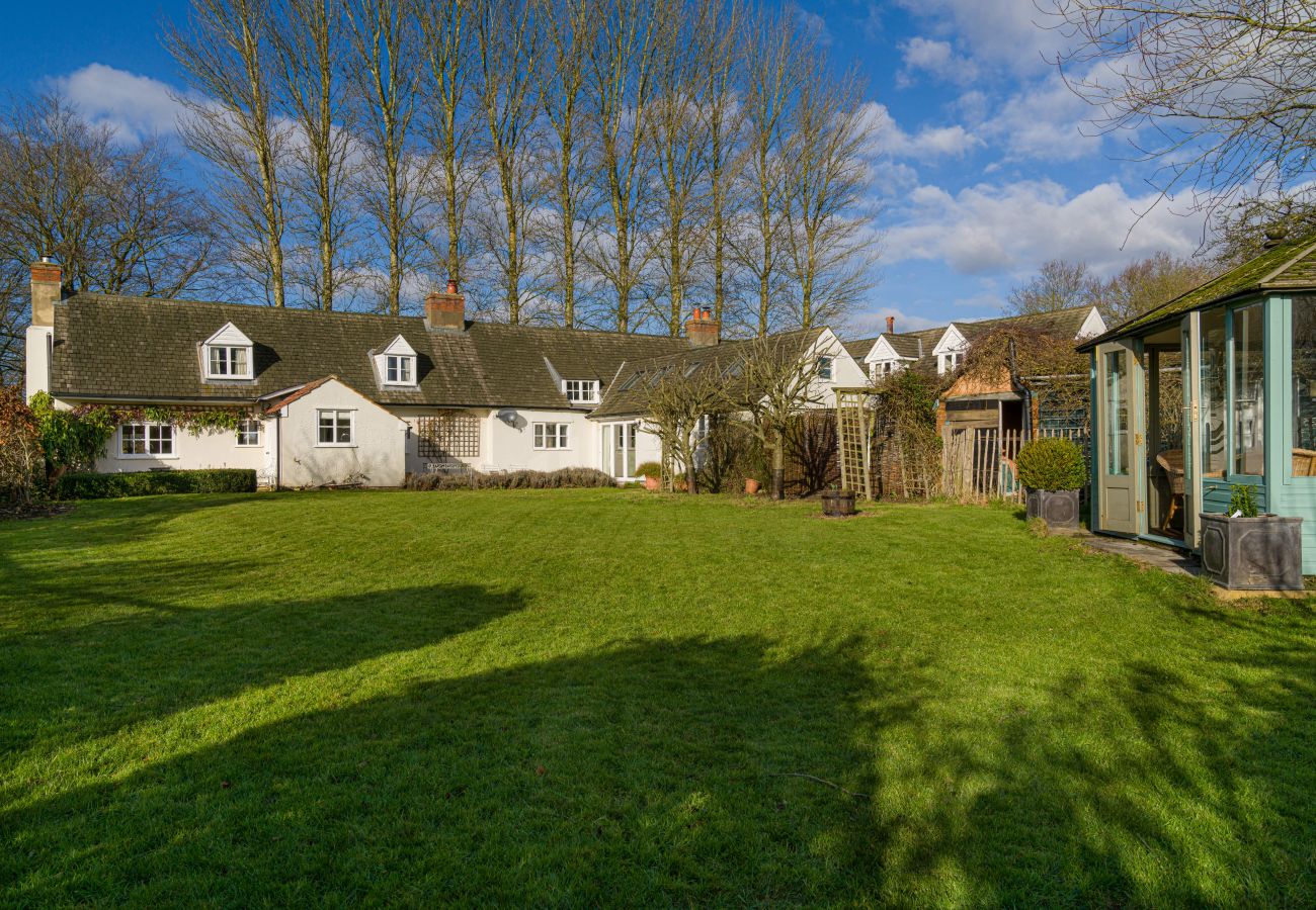 Cottage in Dullingham - The West Wing at Gypsy Hall