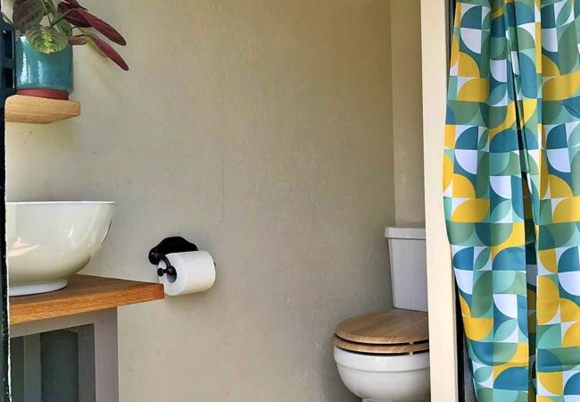 Chalet in Swannington - Meadow Glamping Tents Chalet in Swannington - Meadow Glamping Tents
