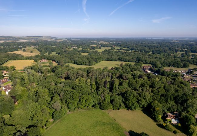 Chalet in Woolton Hill - Daisy Glamping Pod