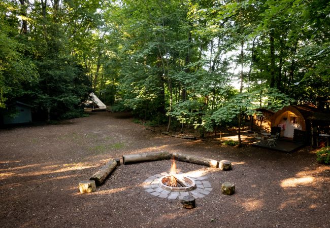 Chalet in Woolton Hill - Moroccan Bell Tent Chalet in Woolton Hill - Moroccan Bell Tent
