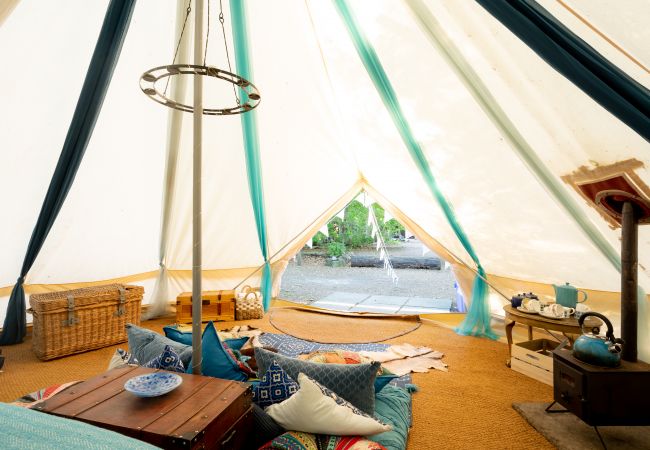 Chalet in Woolton Hill - Moroccan Bell Tent Chalet in Woolton Hill - Moroccan Bell Tent