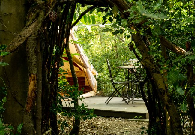 Chalet in Woolton Hill - Moroccan Bell Tent Chalet in Woolton Hill - Moroccan Bell Tent