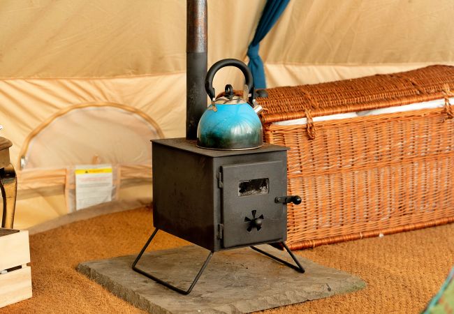 Chalet in Woolton Hill - Moroccan Bell Tent Chalet in Woolton Hill - Moroccan Bell Tent