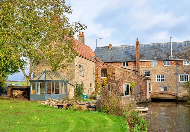 Huis in Islip - Islip Mill House - Beautiful Riverside Home