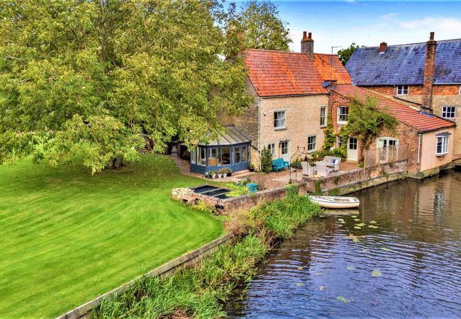 Huis in Islip - Islip Mill House - Beautiful Riverside Home