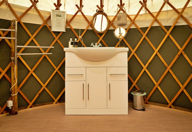 Chalet in Auchterarder - Bramble Yurt Chalet in Auchterarder - Bramble Yurt