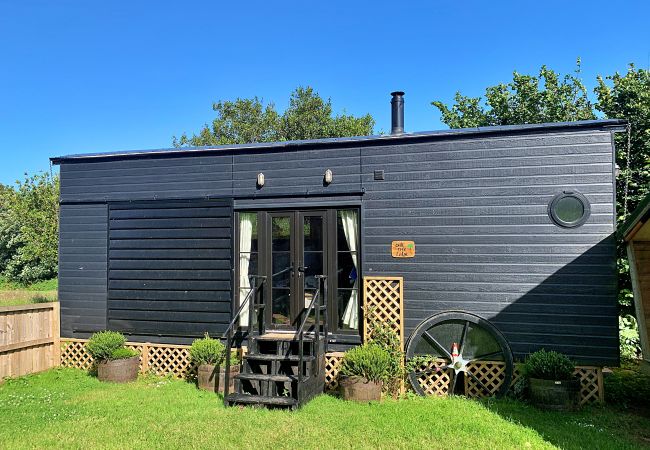 Chalet in Dartmouth - Oak Tree Lodge