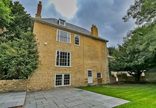 Huis in Milton Keynes - Ttich Manor