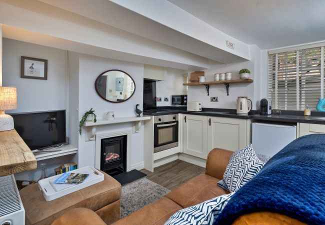  in Whitby - Duck Down Cottage