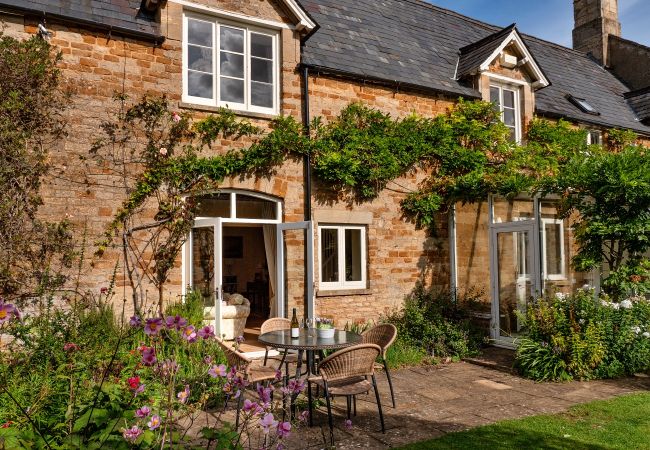  in Kingham - Lodge Cottage