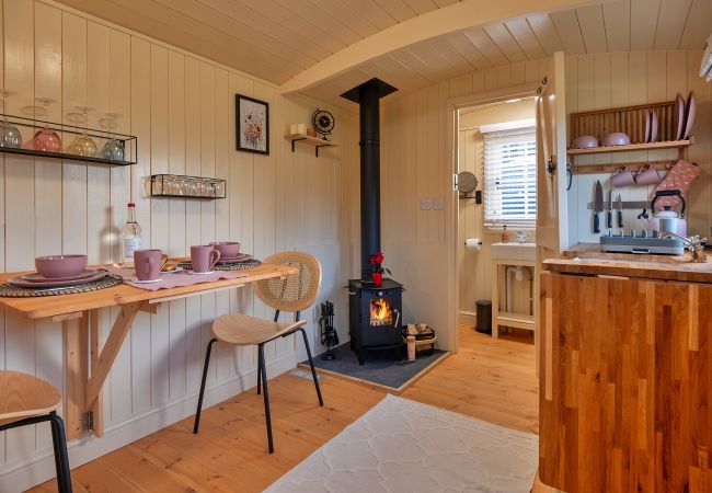 Chalet in Steane - The Flower Hut Chalet in Steane - The Flower Hut