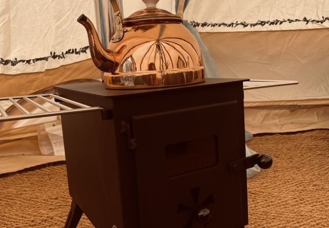 Chalet in Woolton Hill - Jungle Bell Tent Chalet in Woolton Hill - Jungle Bell Tent