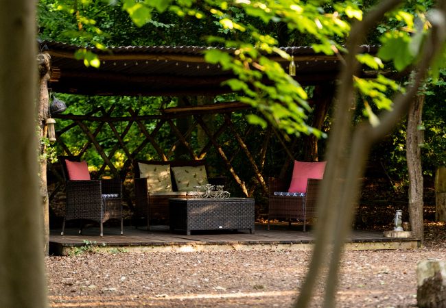 Chalet in Woolton Hill - Jungle Bell Tent Chalet in Woolton Hill - Jungle Bell Tent