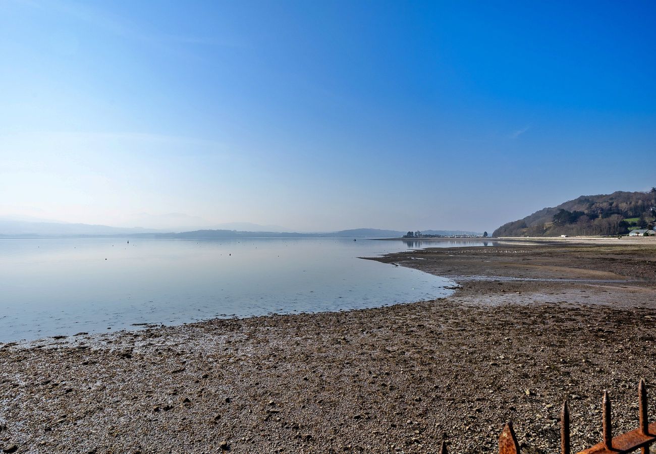 Appartement in Beaumaris - Waters Edge at Gadlys House