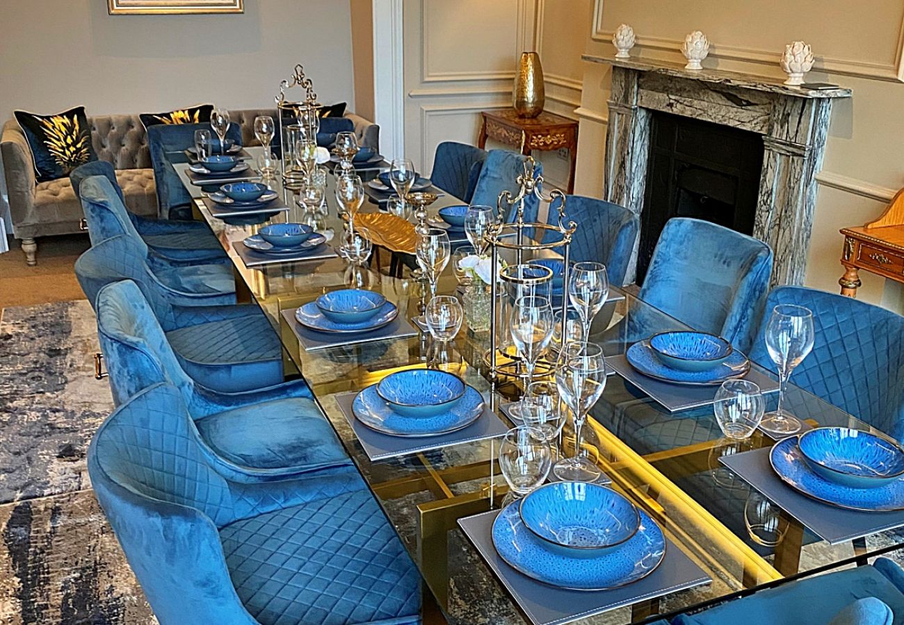 Huis in Milton Keynes - Ttich Manor Retreat