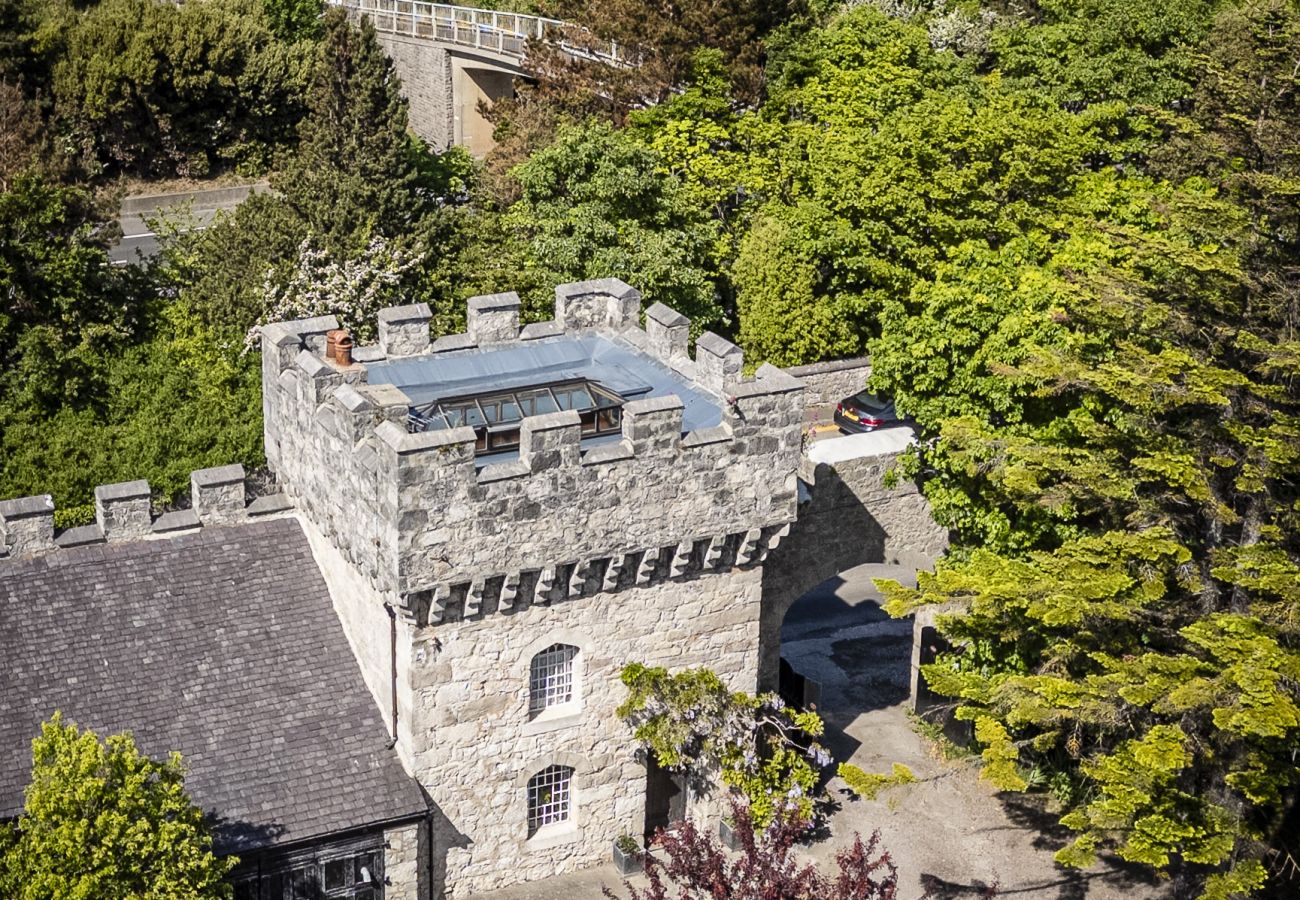 Cottage in Abergele - Hen Wrych Hall Tower