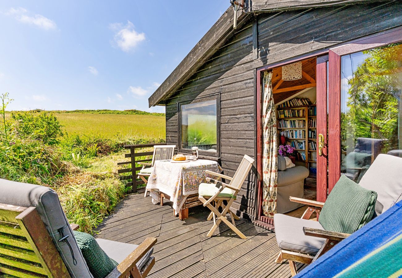 Houten huisje in Solva - The Tree House