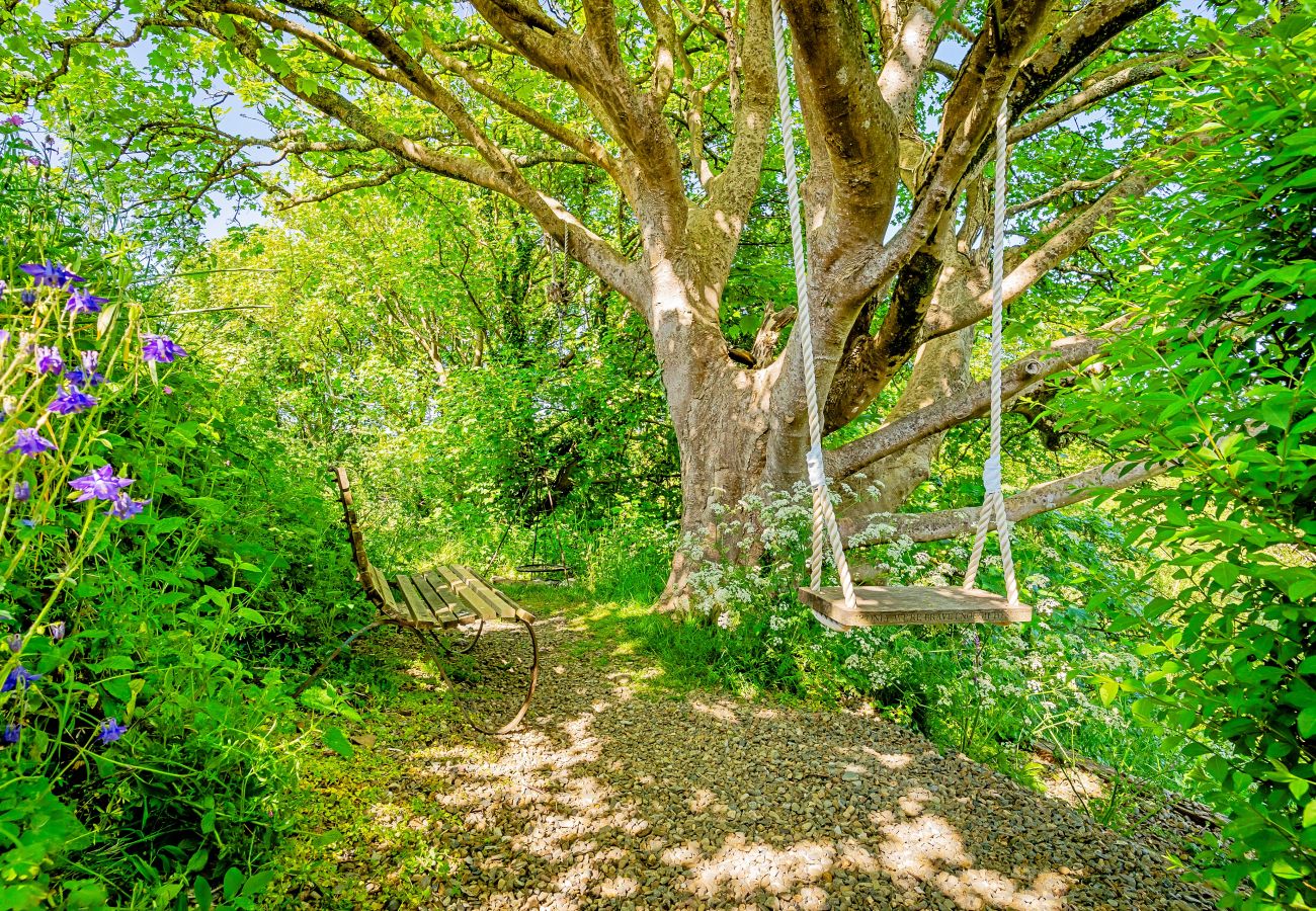 Houten huisje in Solva - The Woodland Shepherd's Hut