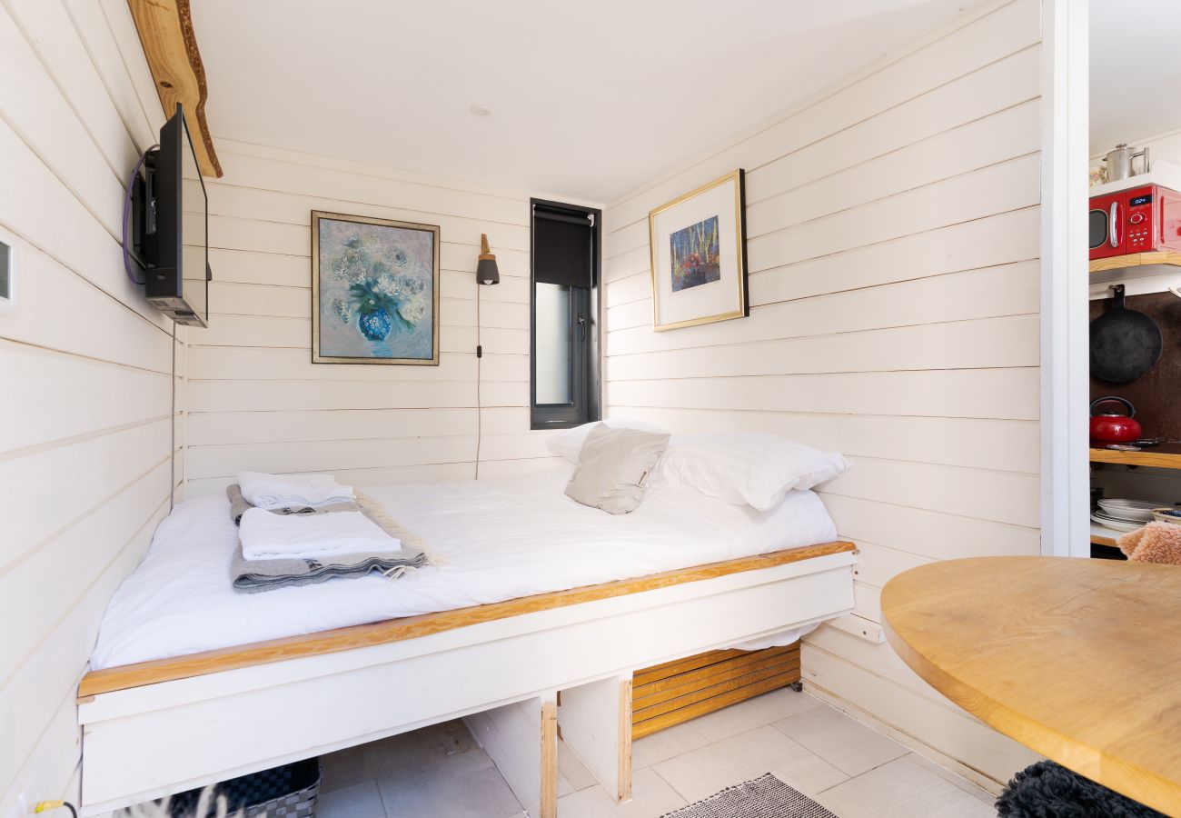 Studio in Solva - Y Stiwdio, Tiny House