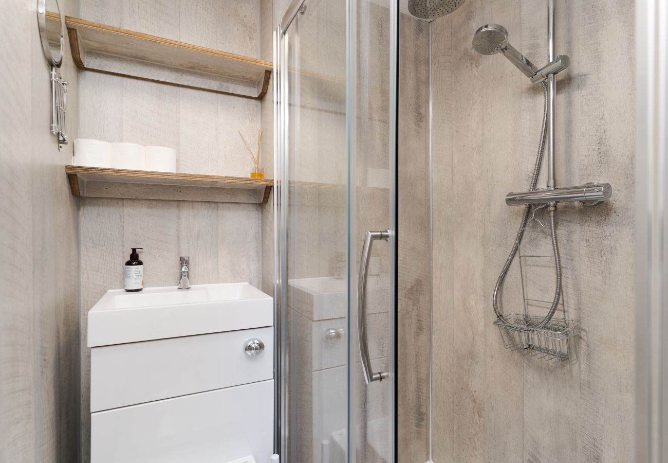 Studio in Solva - Y Stiwdio, Tiny House