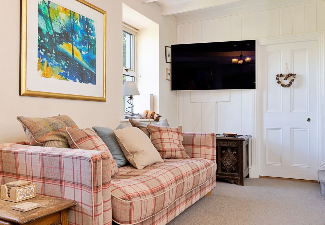 Cottage in Solva - The Pink House
