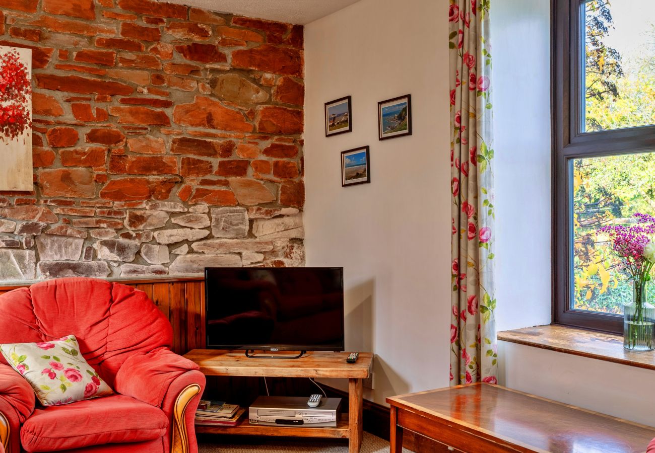 Cottage in Torrington - Old Nog Cottage, Stowford