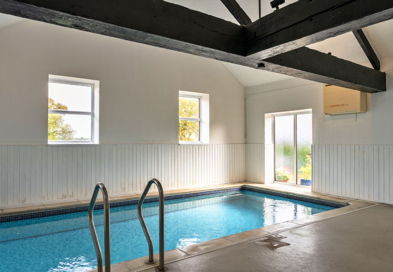 Houten huisje in Torrington - Tarka's Holt Log Cabin, Stowford