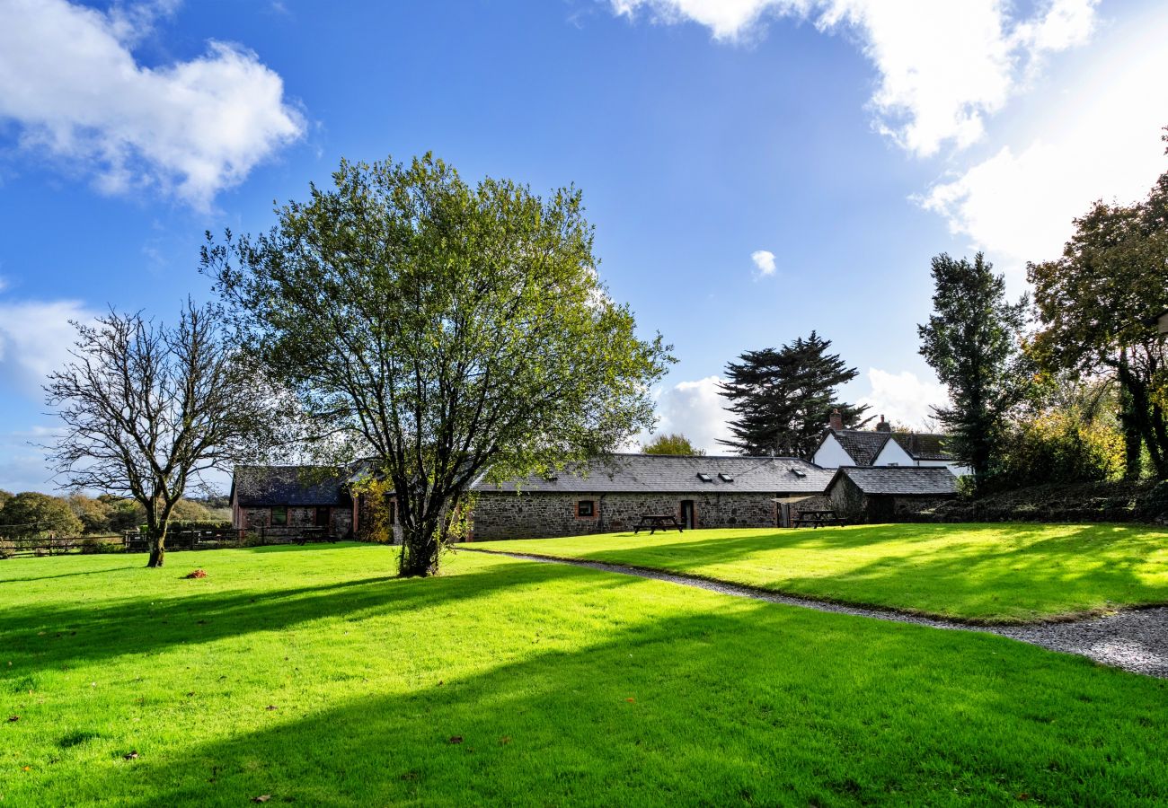 Houten huisje in Torrington - Tarka's Holt Log Cabin, Stowford