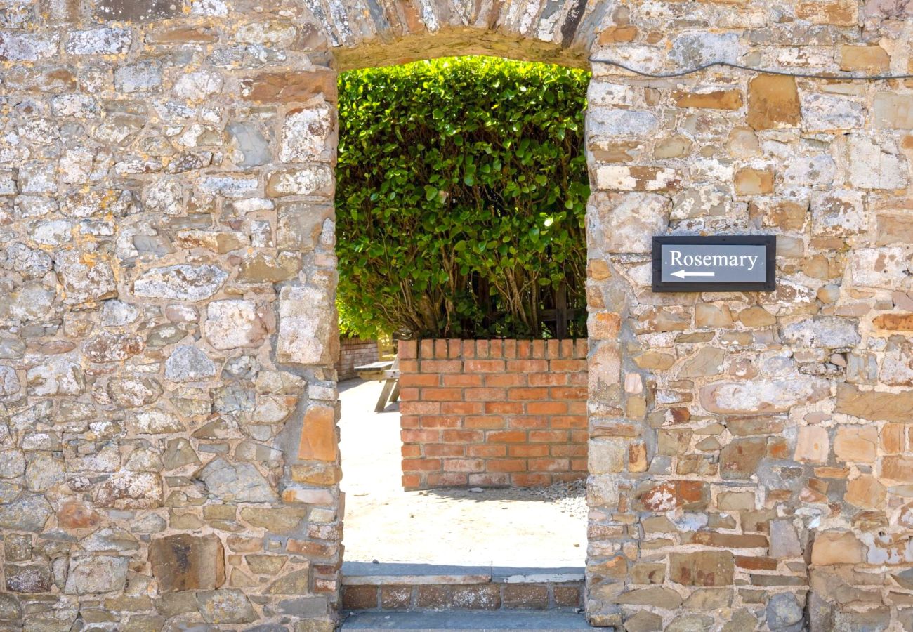 Cottage in Widemouth Bay - Rosemary Cottage
