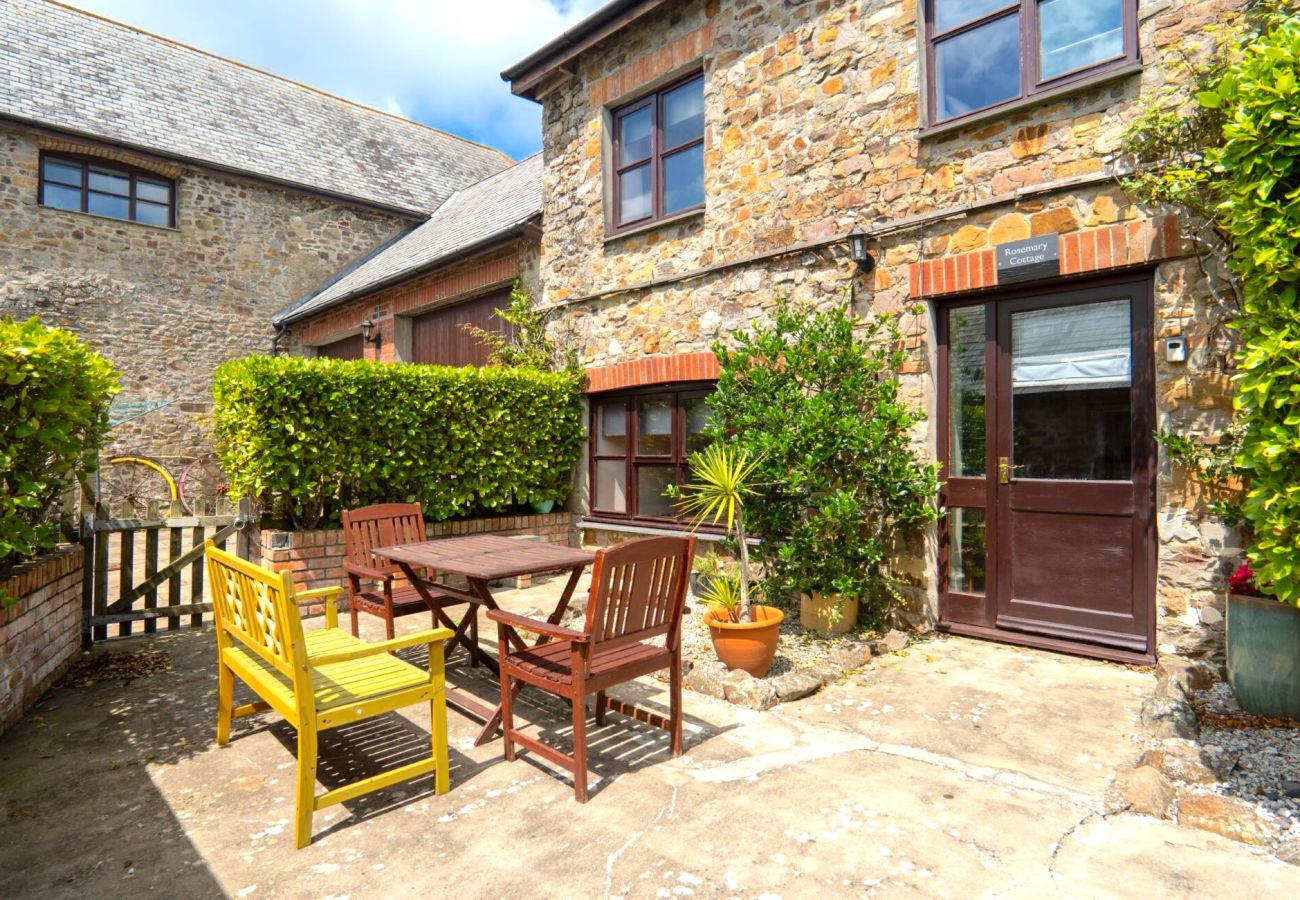 Cottage in Widemouth Bay - Rosemary Cottage
